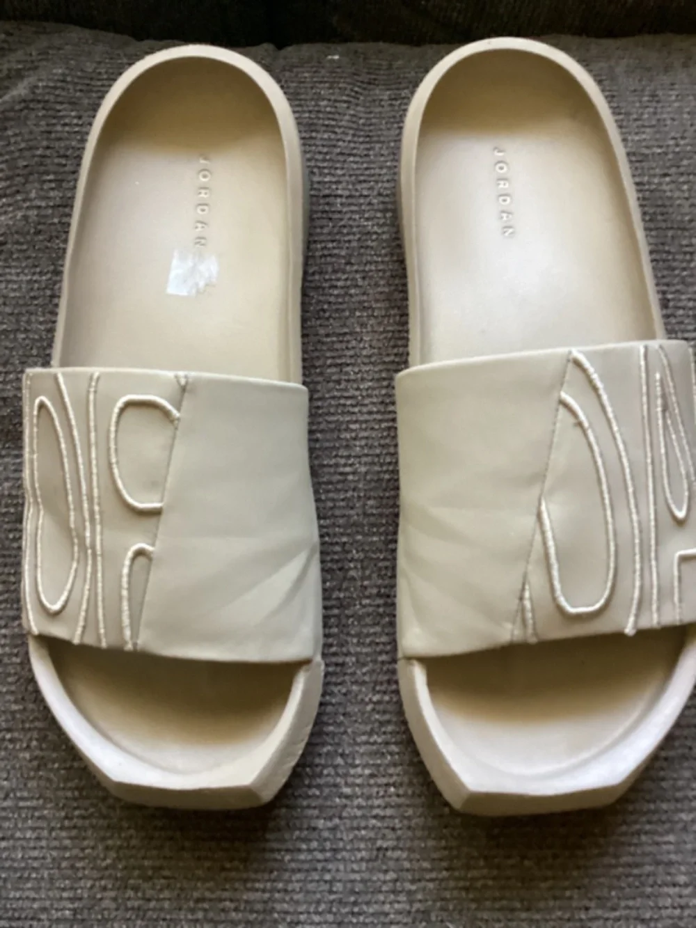 Woman’s Air Jordan Beige Slides - Picture 4 of 7